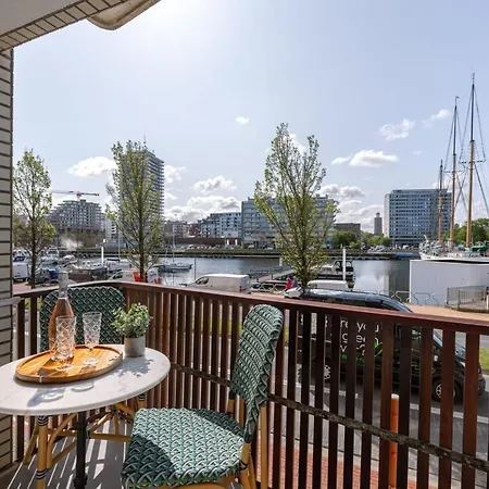 Beautiful With South Facing Terrace