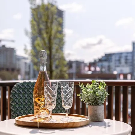 Beautiful With South Facing Terrace