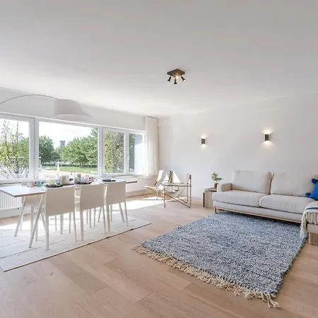 Beautiful With South Facing Terrace Апартаменты *